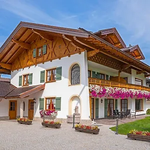 Apartment Chiemsee Hauszeit, Bernau am Chiemsee